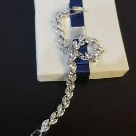 18k White Gold plated Swarovski Women's marquise bracelet - Picture 5 of 12